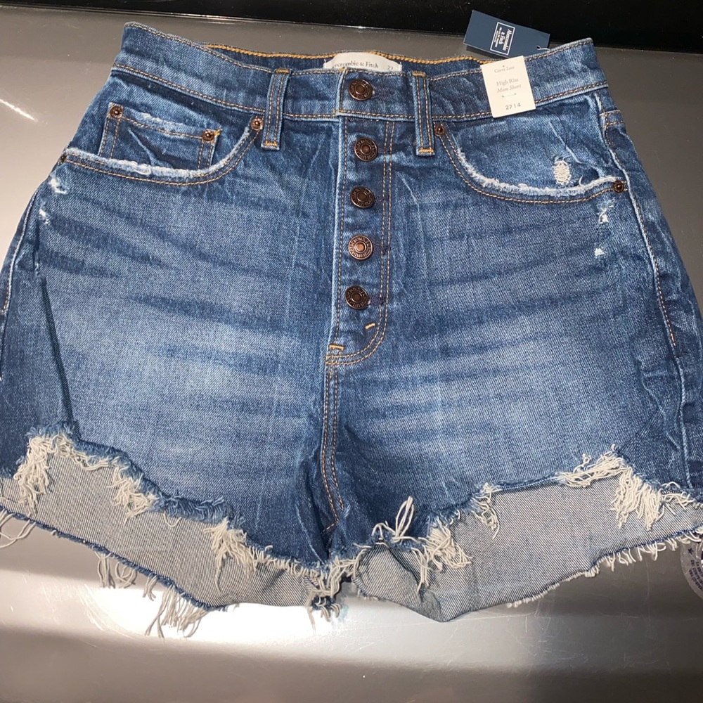 Pair of Abercrombie and Fitch, never worn, mom jean, high waisted, shorts.